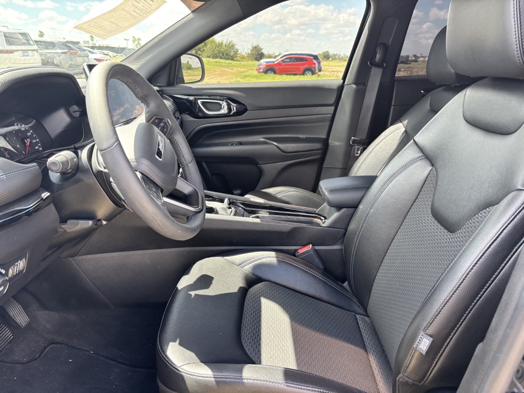2025 Jeep Compass Latitude photo 8