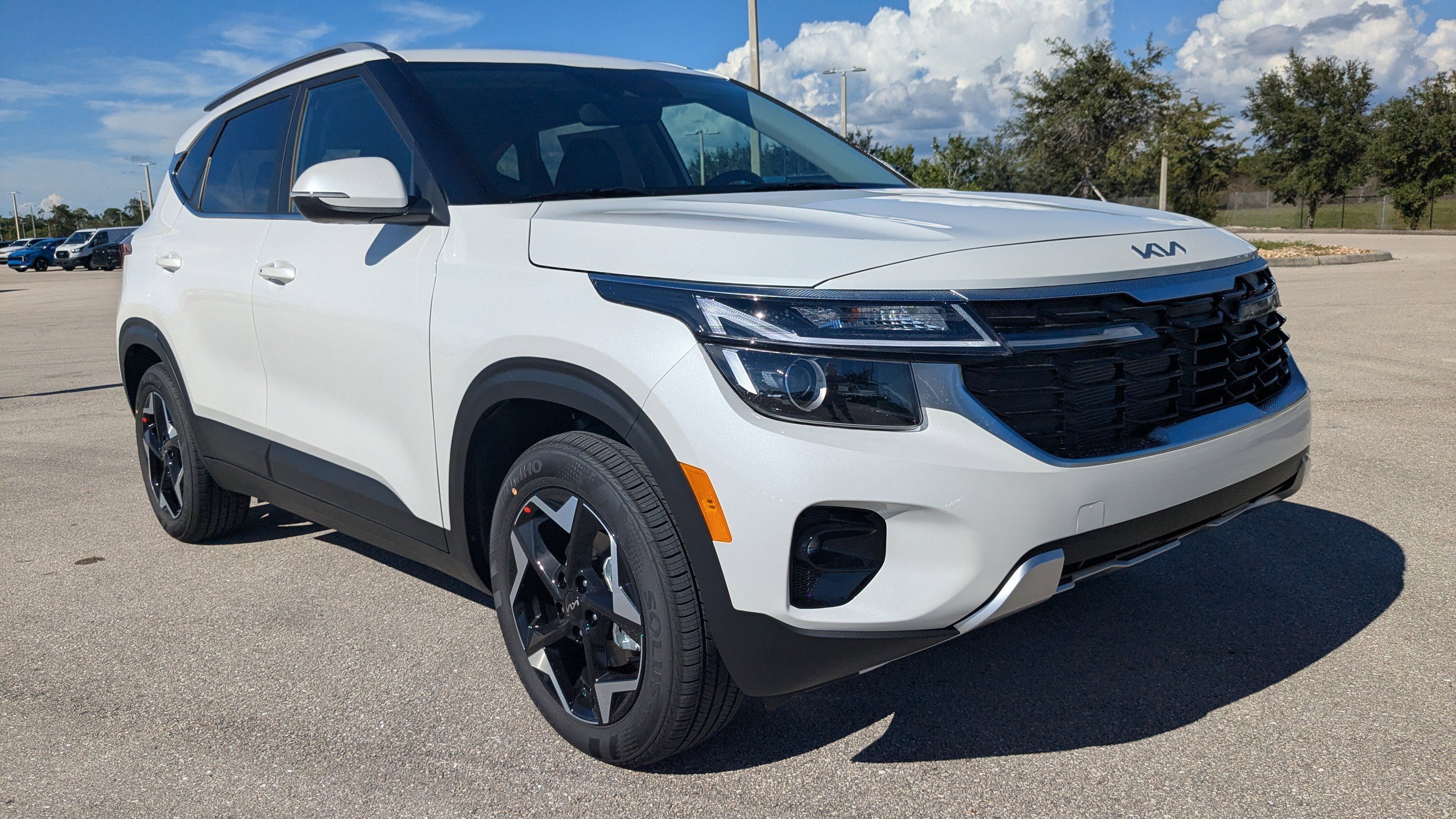 2026 Kia Seltos EX photo 2