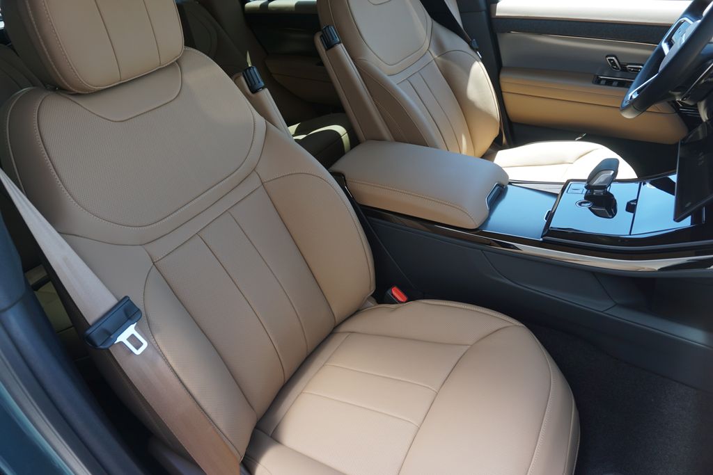 2025 Land Rover Range Rover Sport SE photo 23