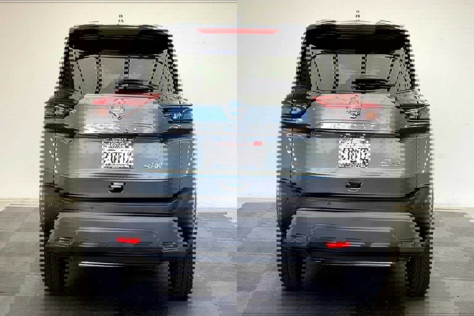 2023 Nissan Rogue SV photo 3