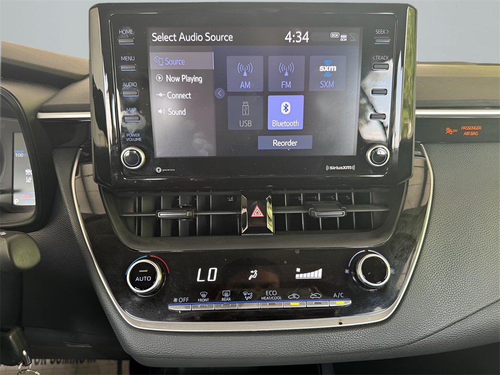 2022 Toyota Corolla LE photo 16