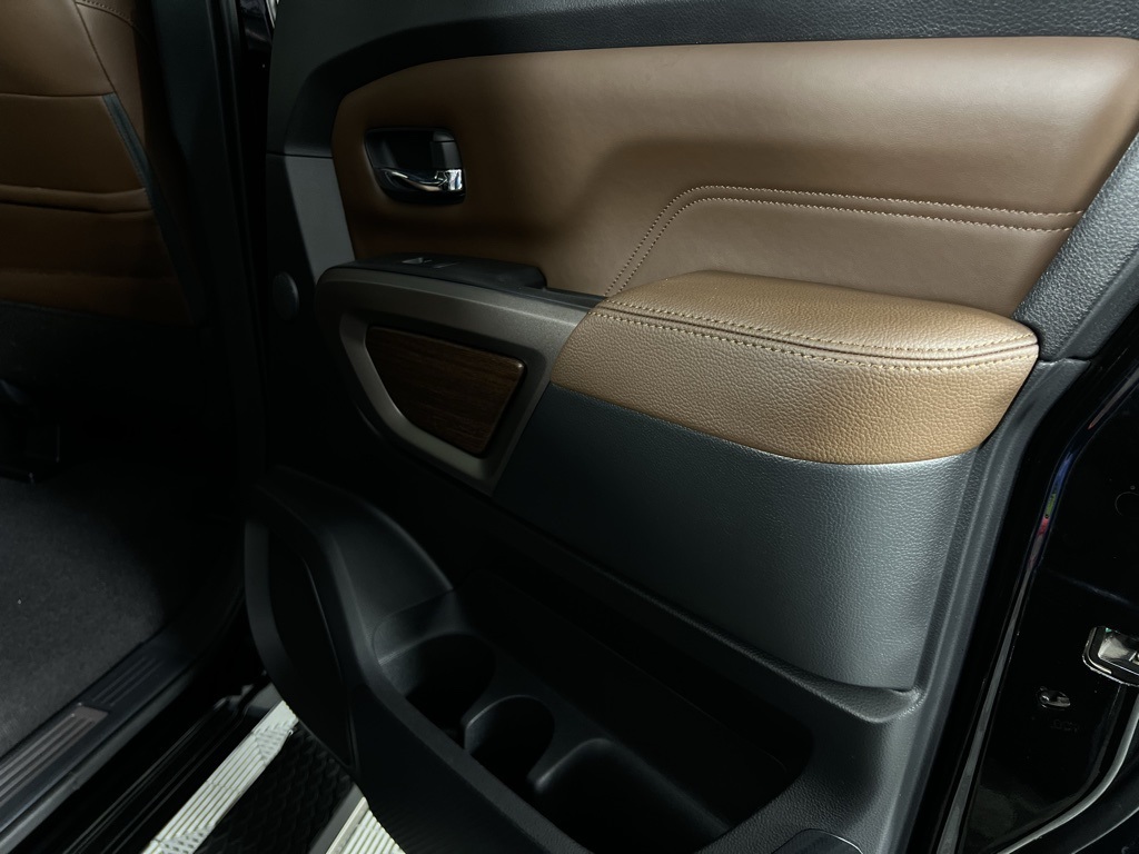 2023 Nissan Titan Platinum Reserve photo 27