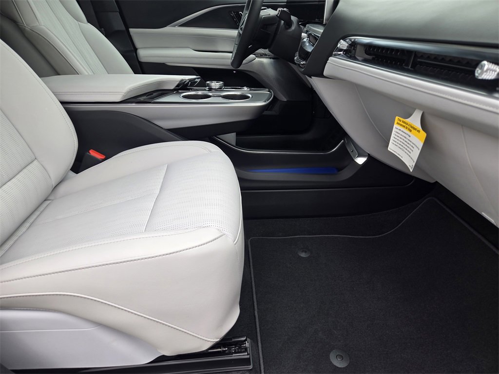 2025 Cadillac Lyriq Sport photo 15
