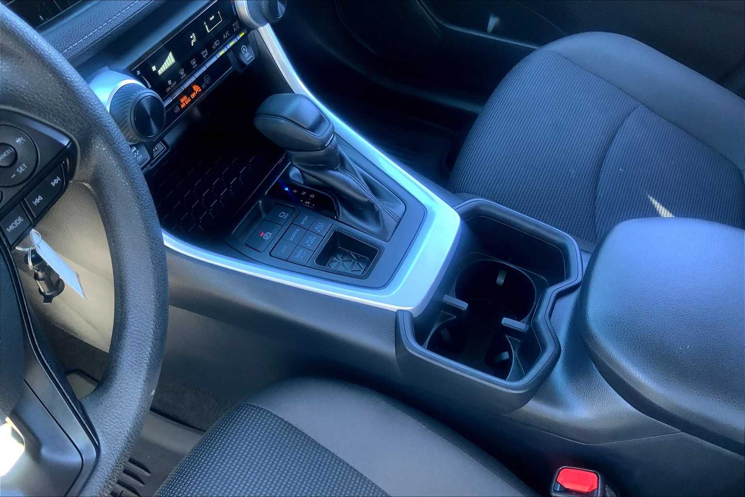 2025 Toyota RAV4 LE photo 14
