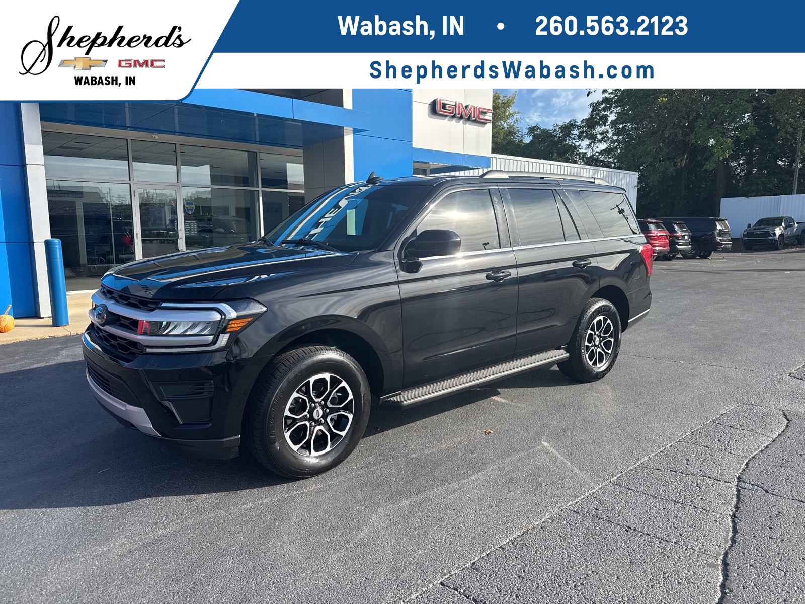 2022 Ford Expedition XLT's photo