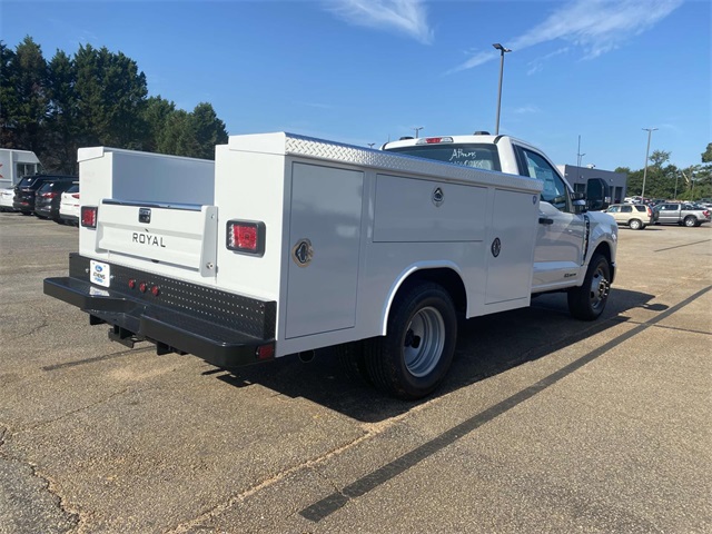 2024 Ford F-350 photo 3