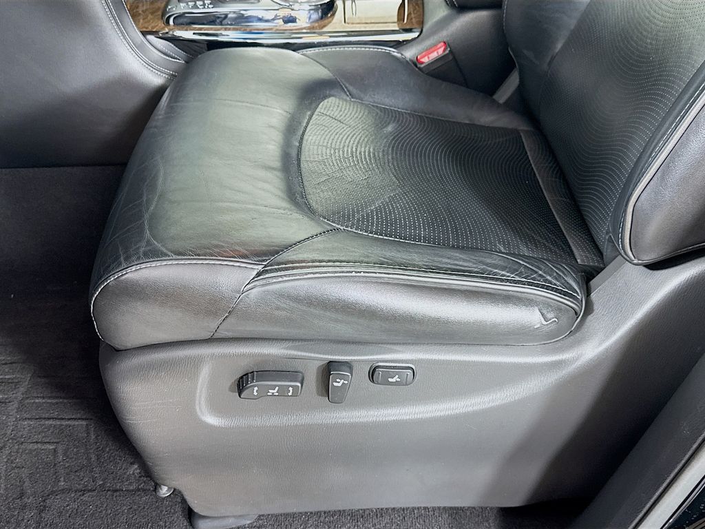 2015 Infiniti QX80 photo 19