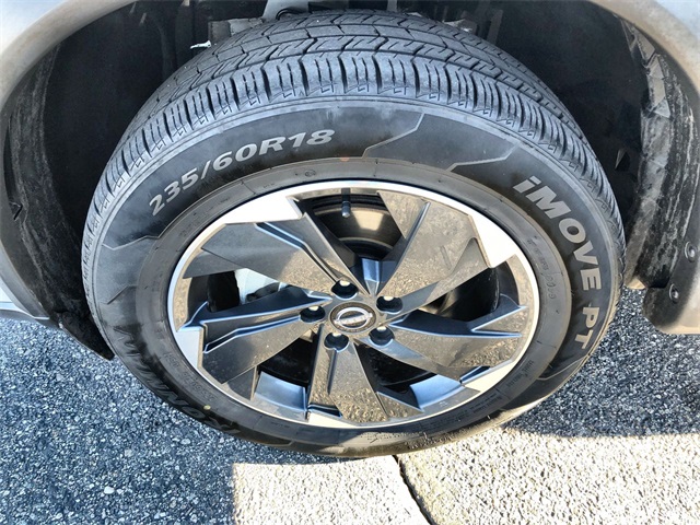 2024 Nissan Rogue SV photo 3