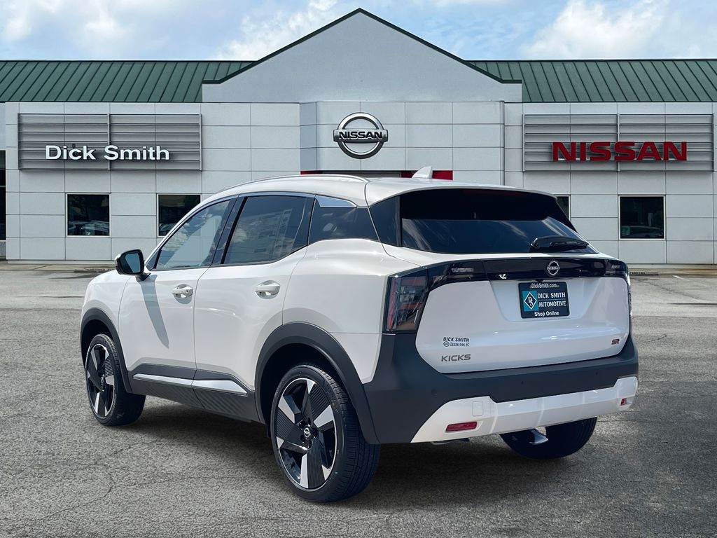 2025 Nissan Kicks SR photo 4