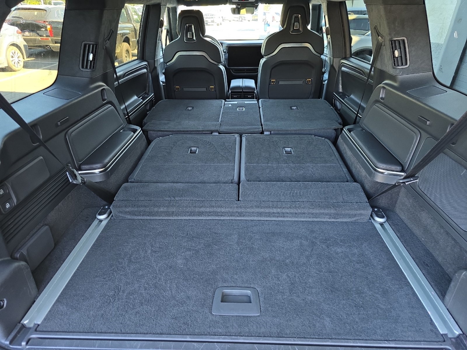 2023 Rivian R1S Adventure photo 13