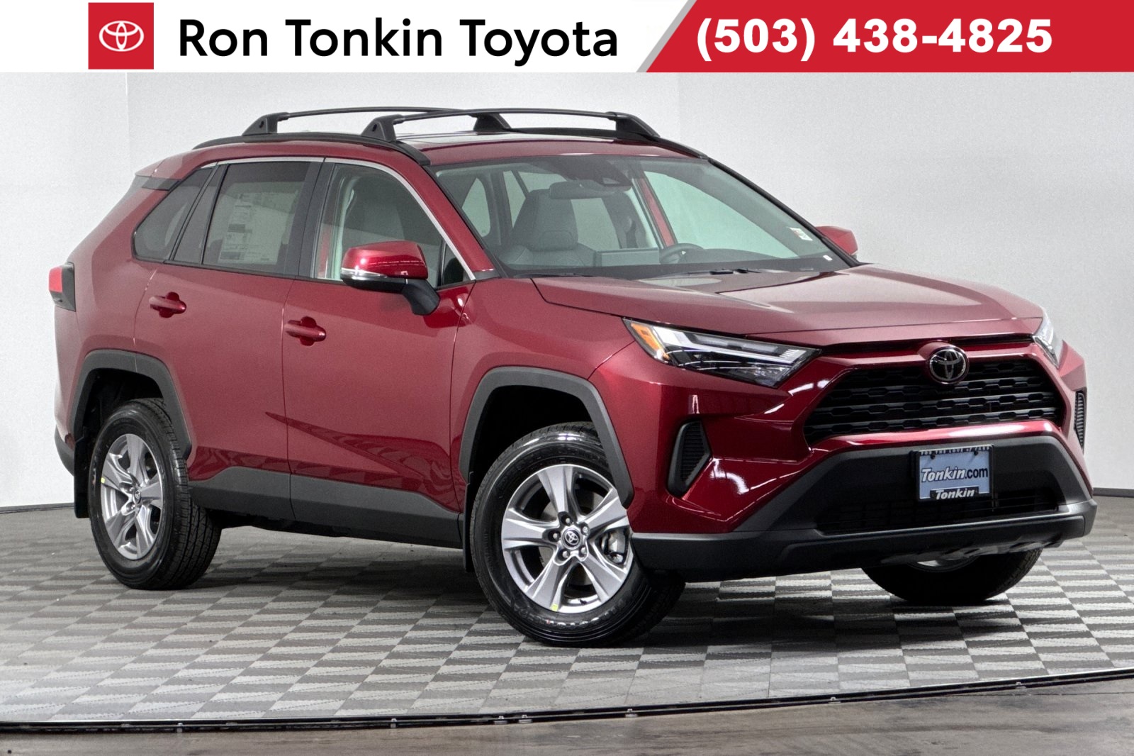 2025 Toyota RAV4 XLE's photo
