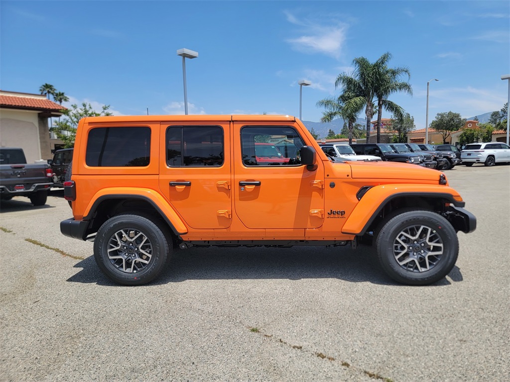 2025 Jeep Wrangler Sahara photo 3