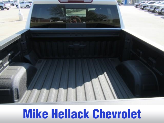 2025 Chevrolet Silverado LT photo 4