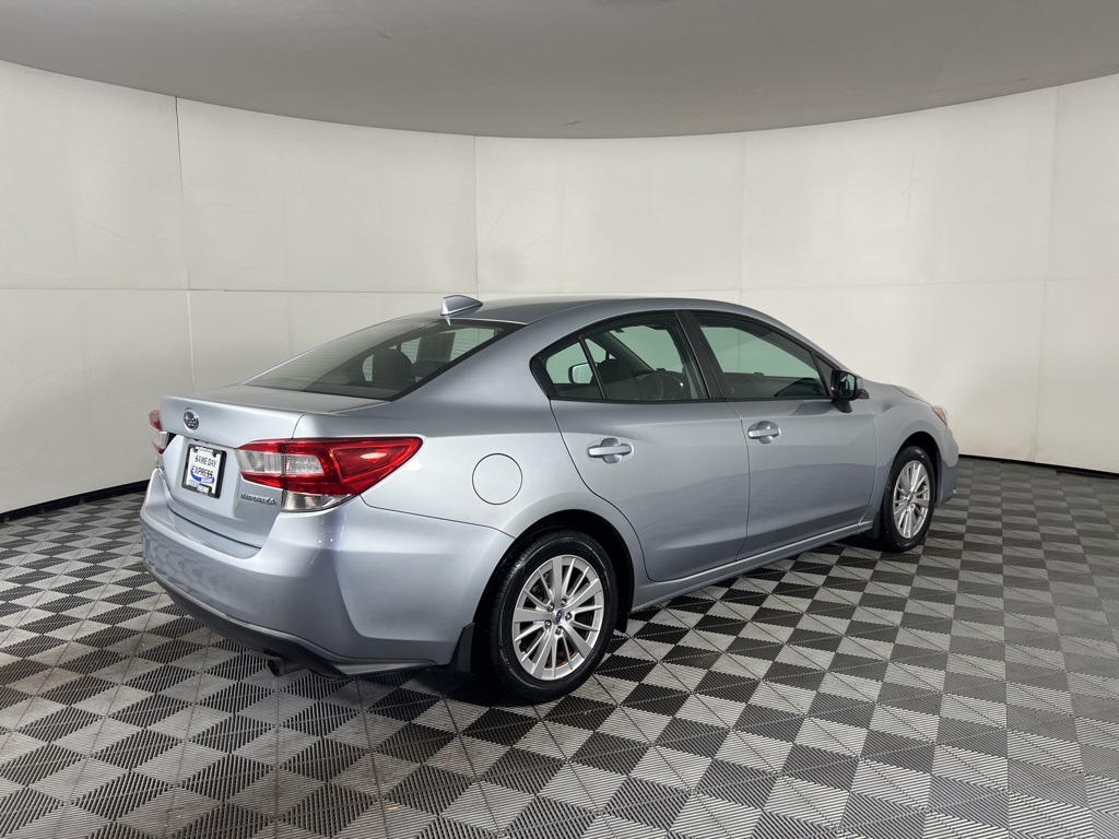 2018 Subaru Impreza 2.0i Premium photo 9