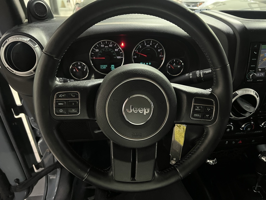 2014 Jeep Wrangler Unlimited Sahara photo 23