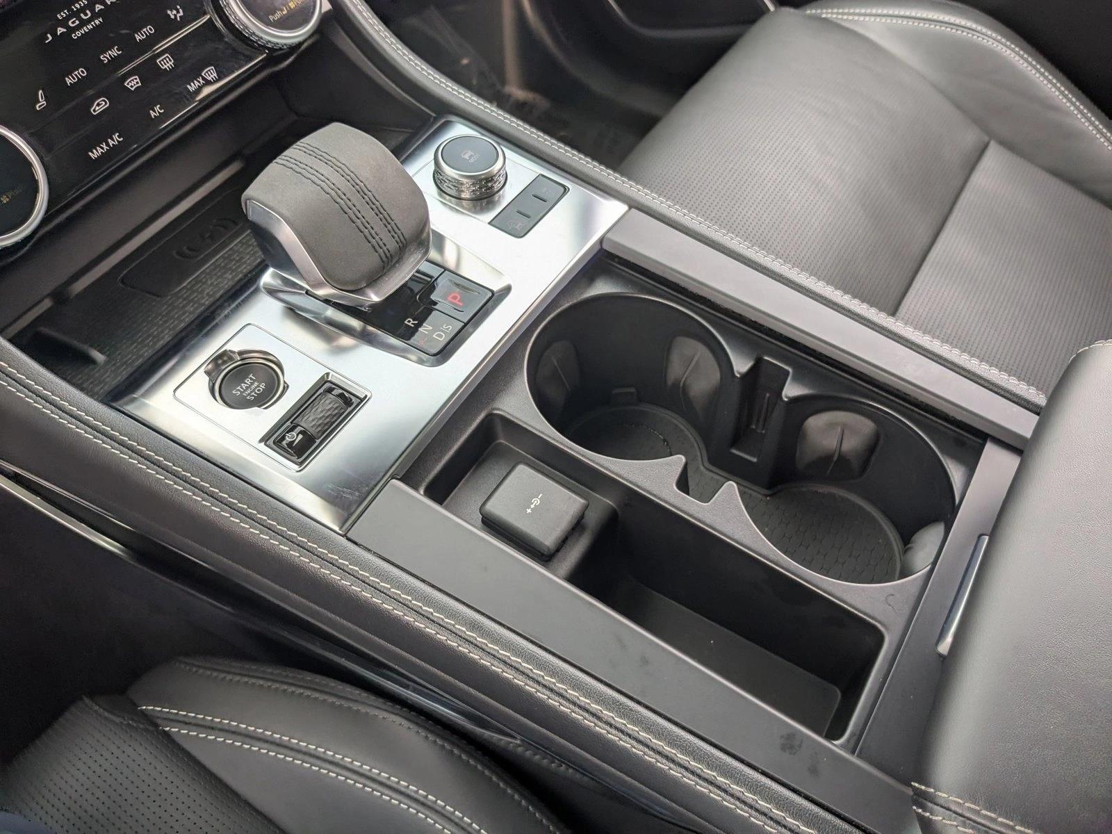 2024 Jaguar F-PACE P400 R-Dynamic S photo 10