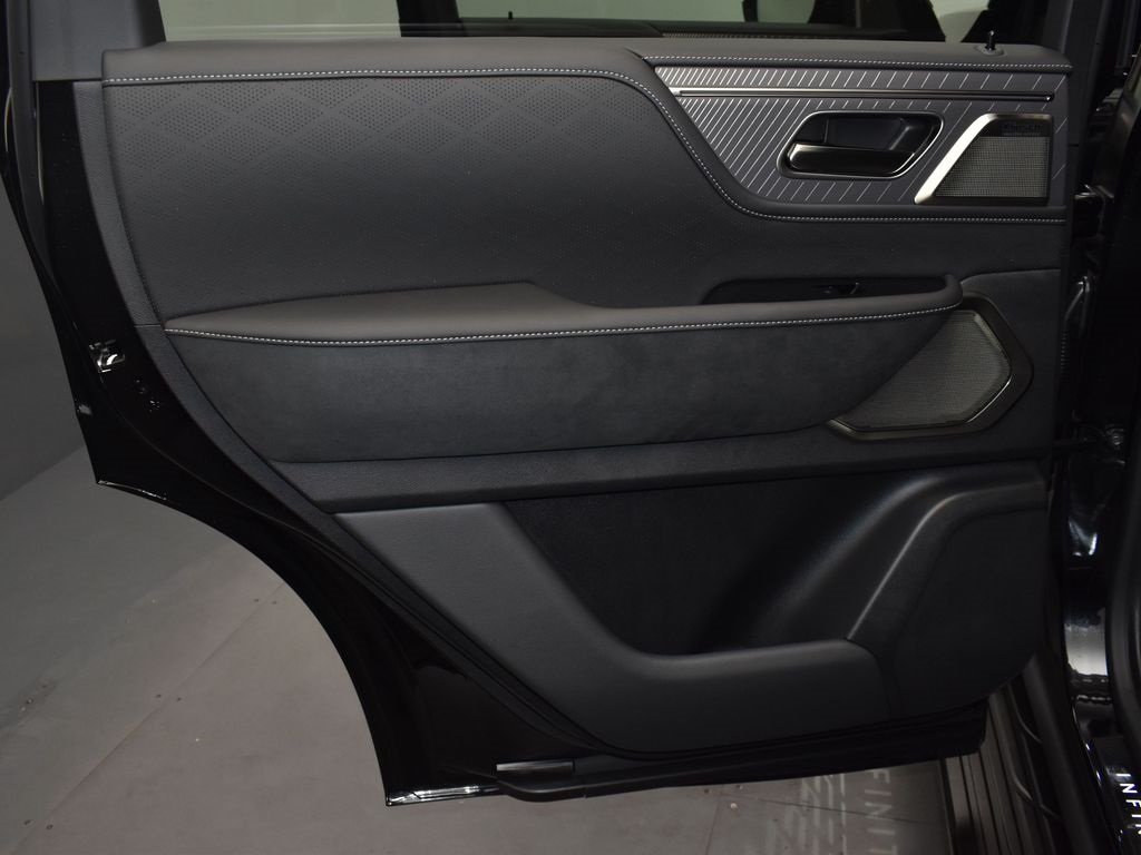 2026 Infiniti QX80 photo 14