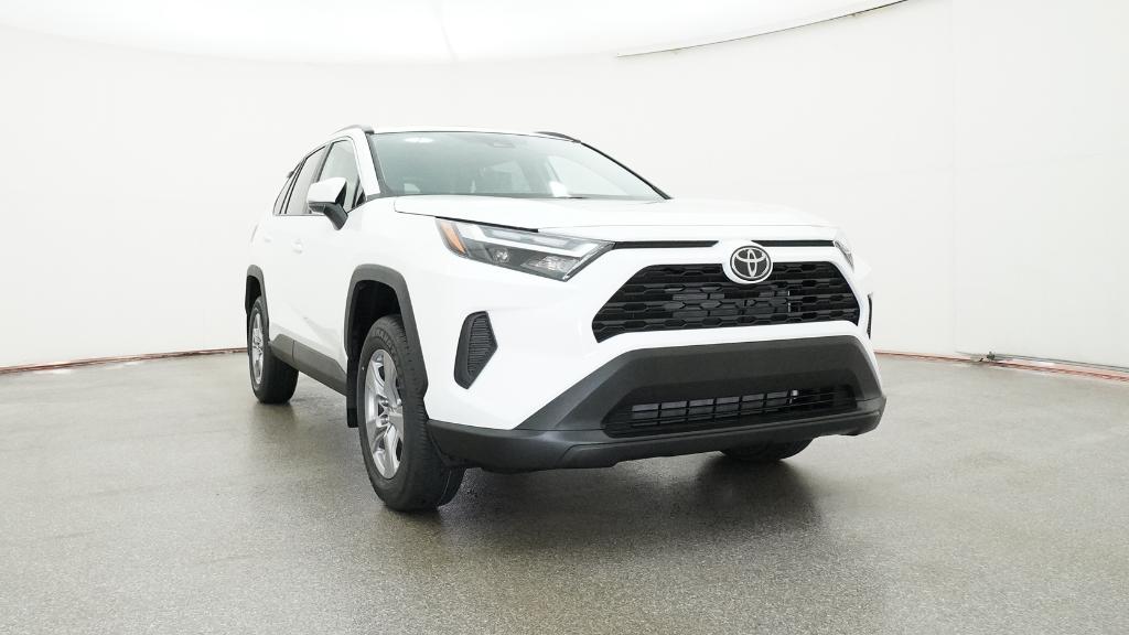 2025 Toyota RAV4 XLE photo 31