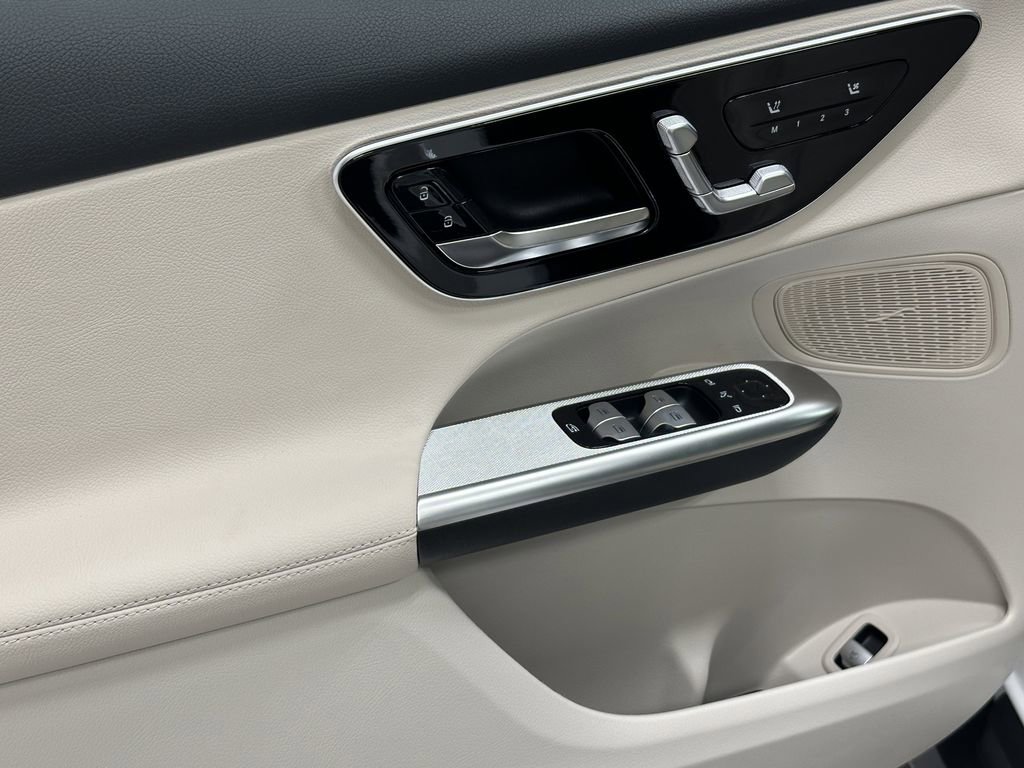 2026 Mercedes Benz GLC 300 photo 10