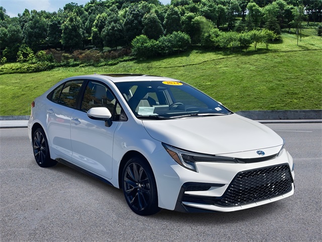 2024 Toyota Corolla SE's photo