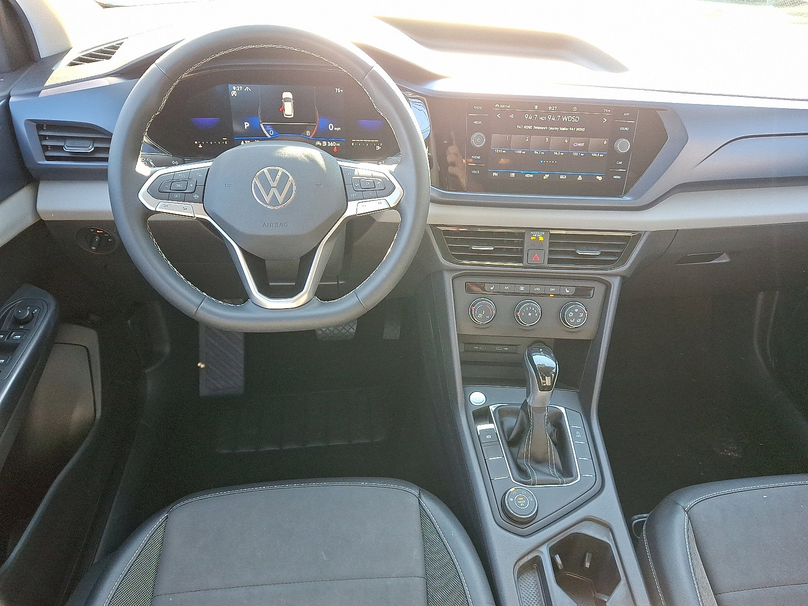 2022 Volkswagen Taos SE photo 9