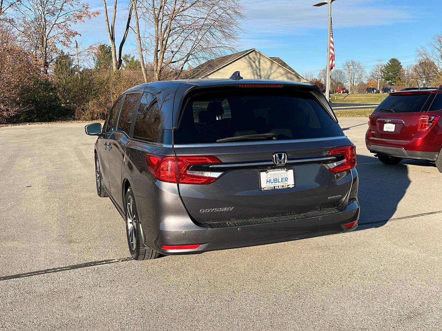 2021 Honda Odyssey Touring photo 2