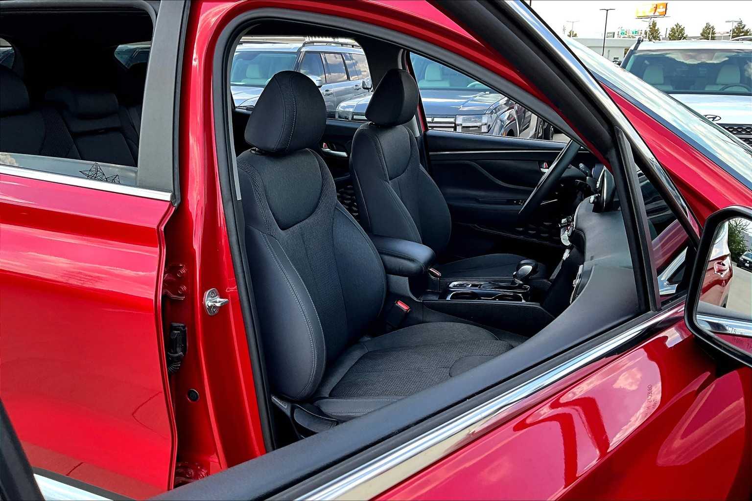 2020 Hyundai Santa Fe SE photo 8