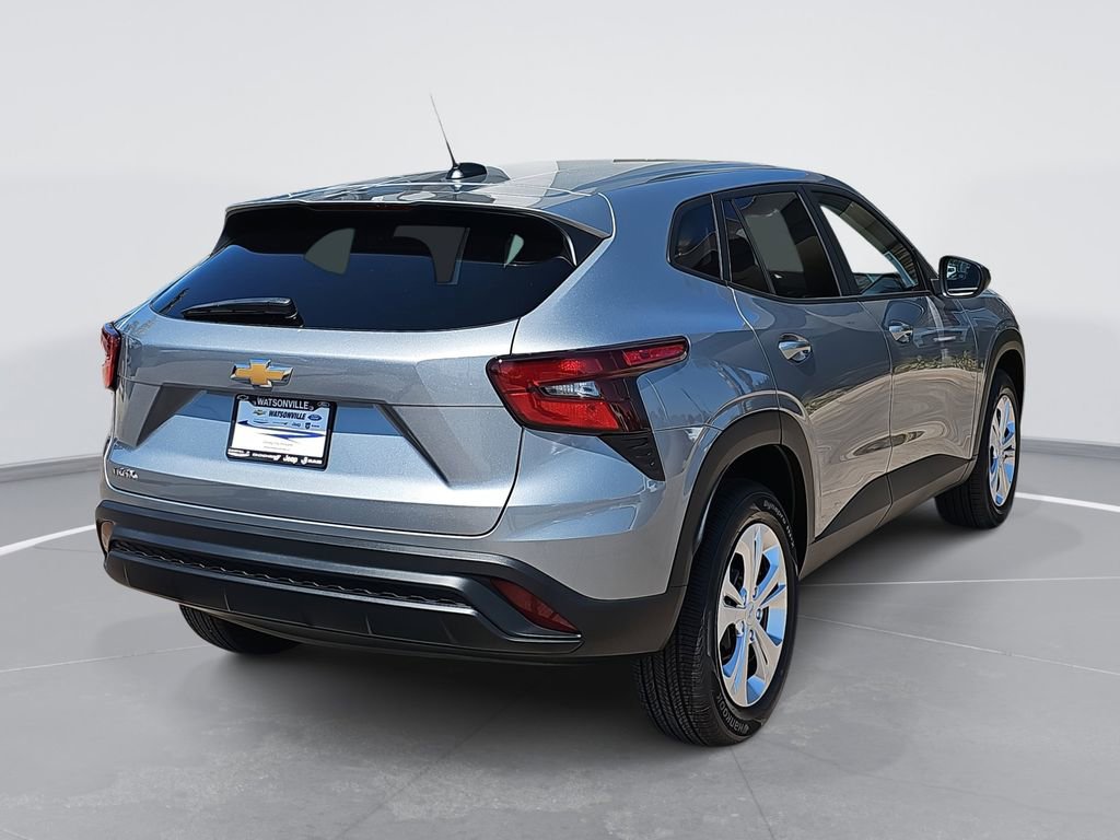 2026 Chevrolet Trax LS photo 3