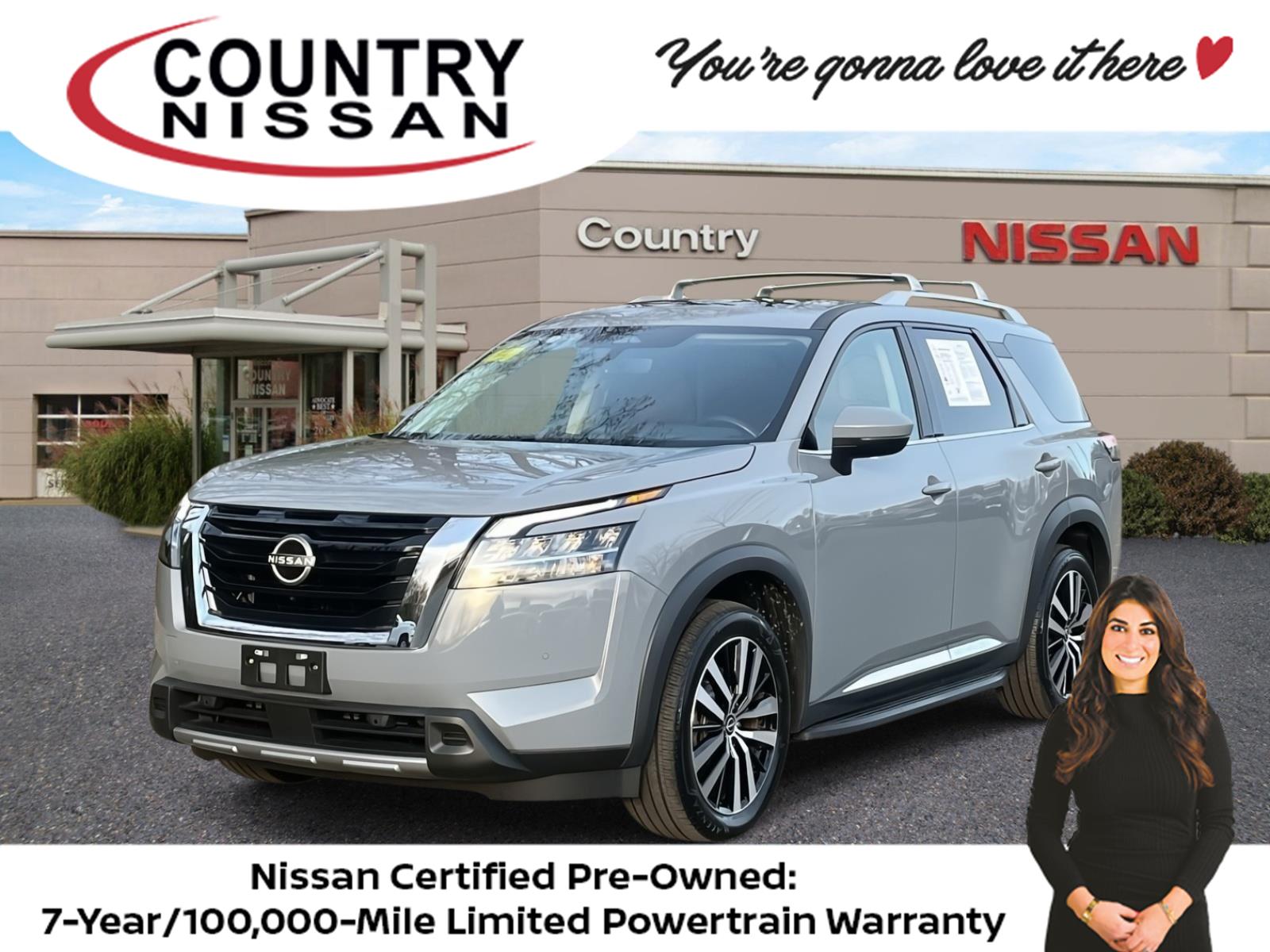 2023 Nissan Pathfinder Platinum's photo