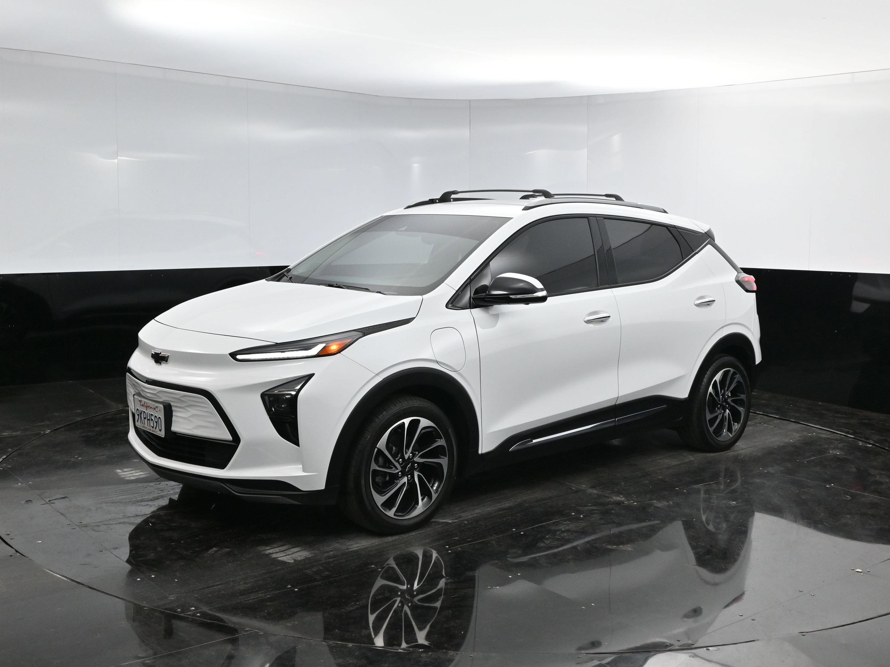 2023 Chevrolet Bolt EUV Premier photo 2
