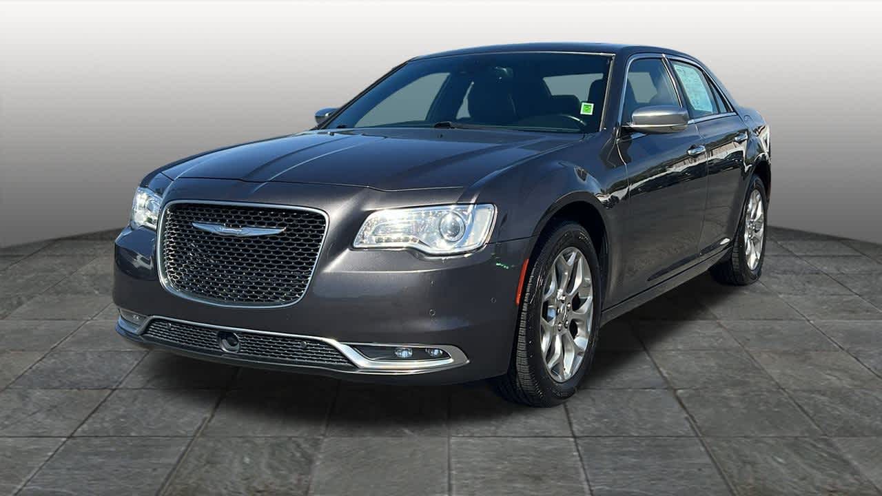 2016 Chrysler 300 C Platinum's photo