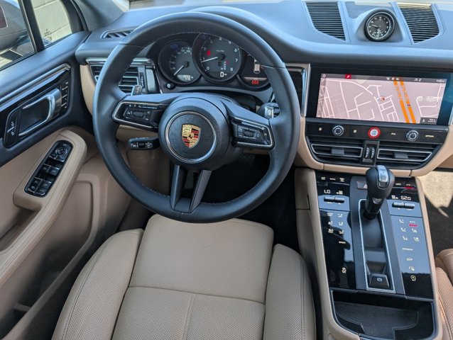 2024 Porsche Macan T photo 19