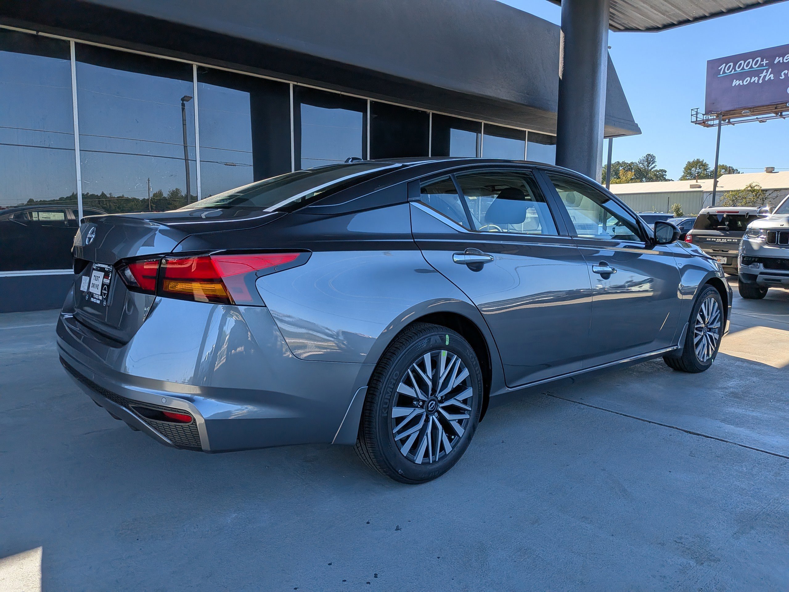 2025 Nissan Altima 2.5 SV photo 3