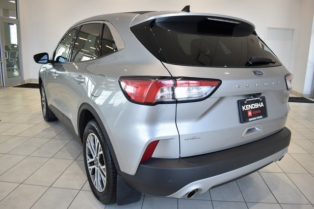 2022 Ford Escape Hybrid SEL photo 6