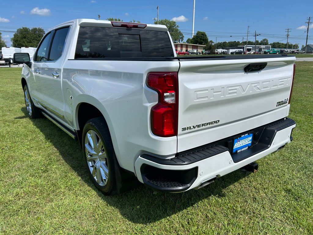2023 Chevrolet Silverado 1500 High Country photo 7