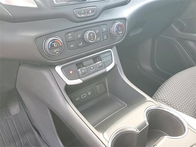 2022 Gmc Terrain SLE photo 19