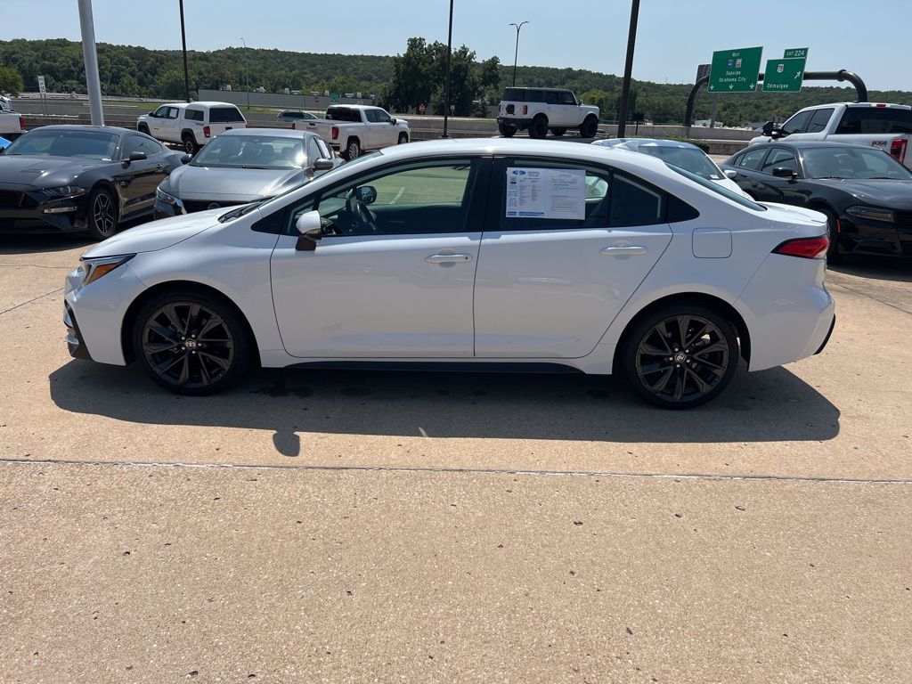 2024 Toyota Corolla SE photo 3