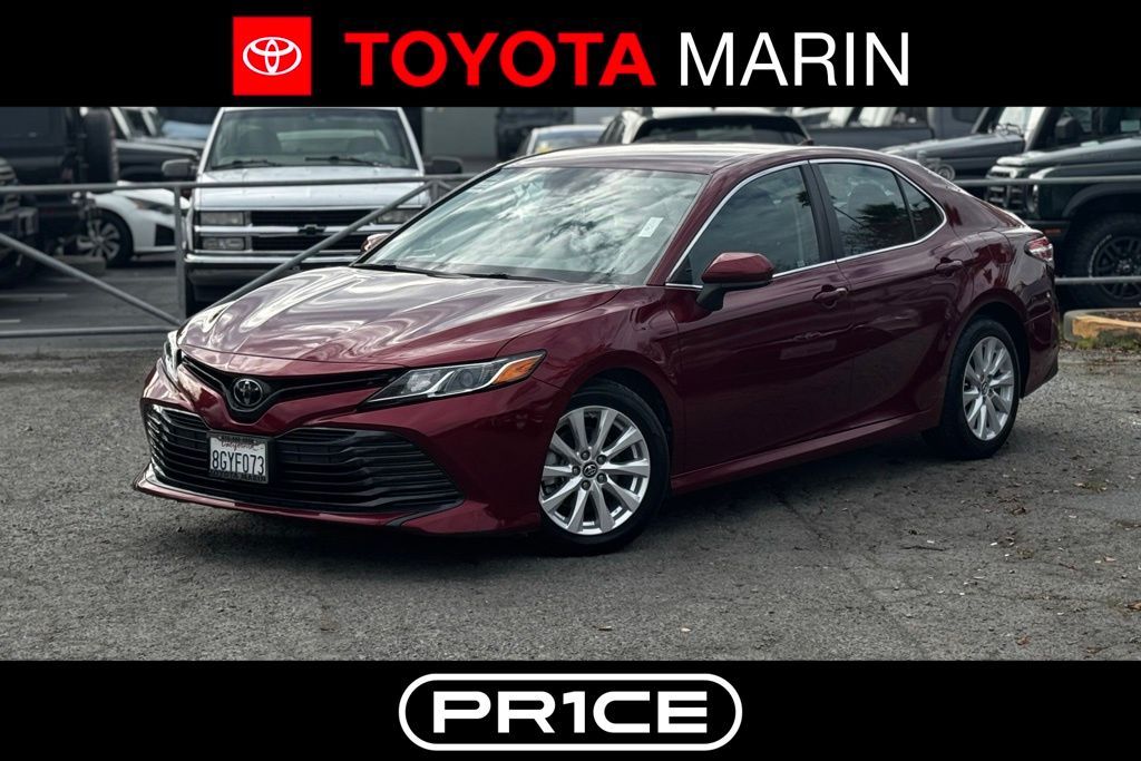 2019 Toyota Camry LE's photo