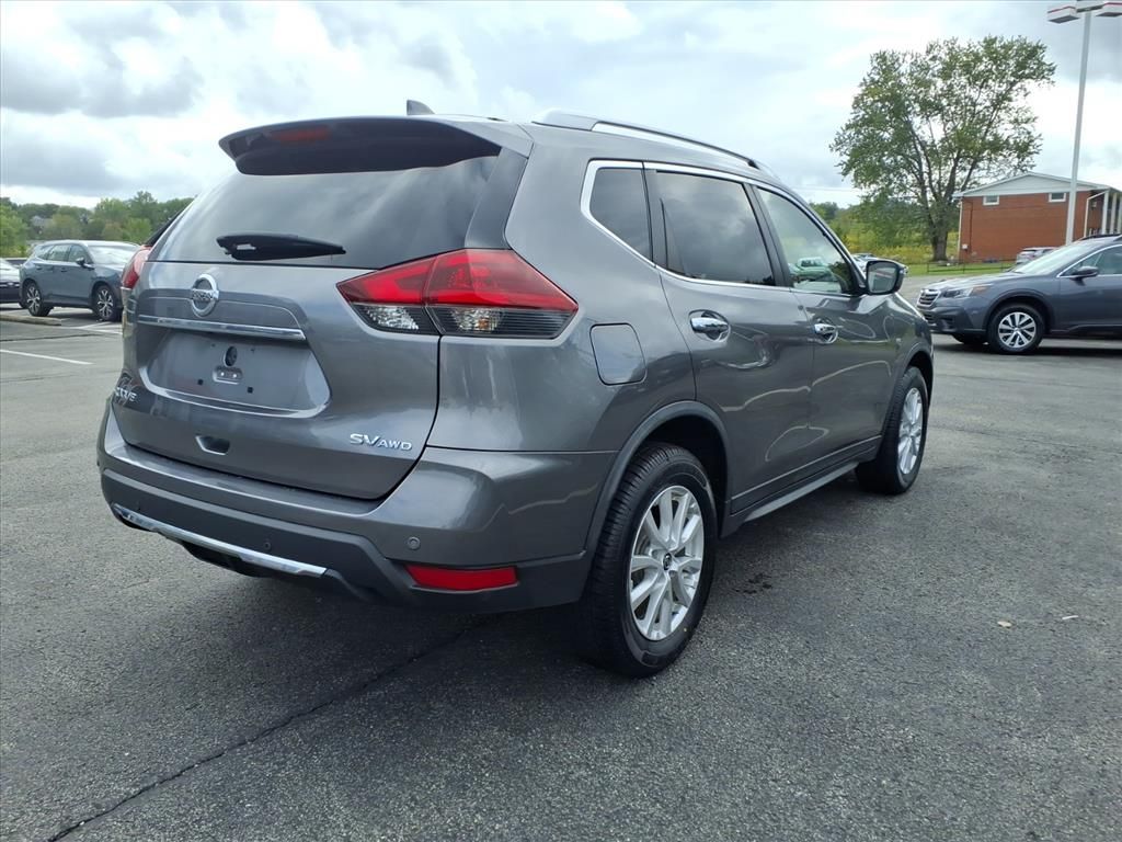 2019 Nissan Rogue SV photo 4