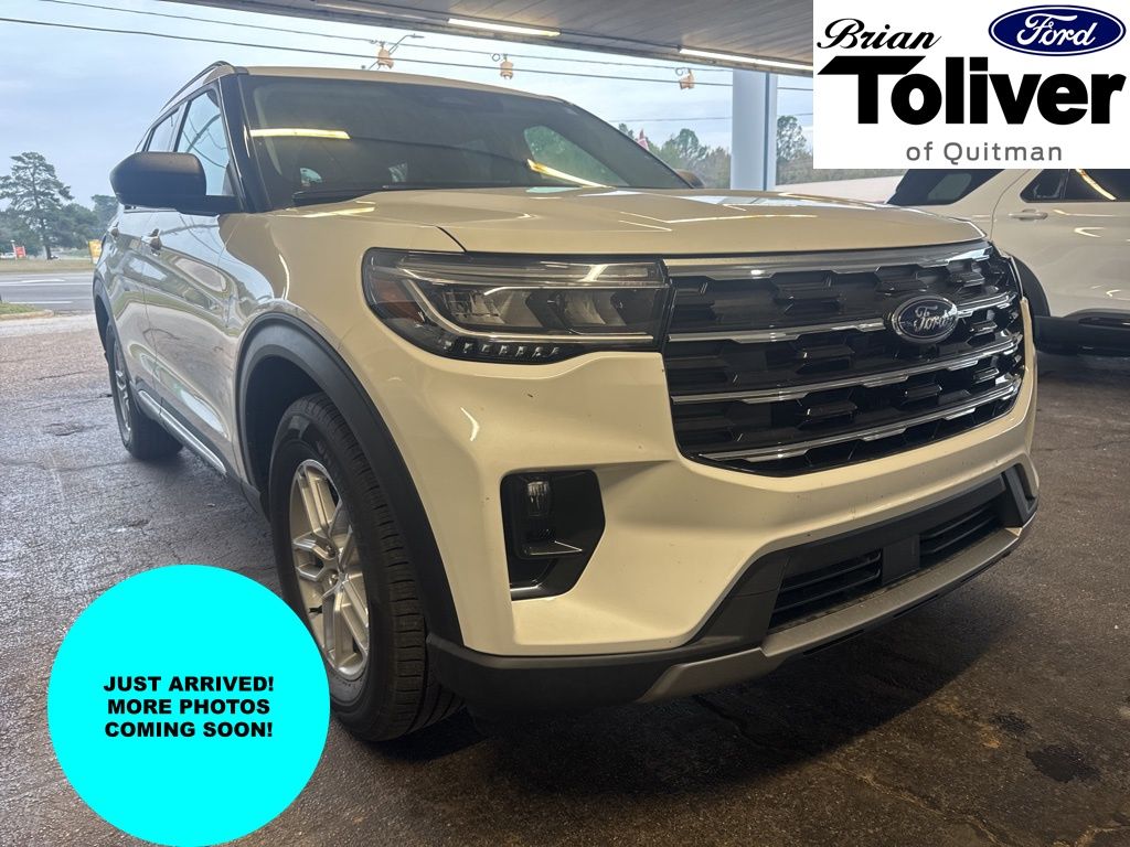 2025 Ford Explorer Active's photo