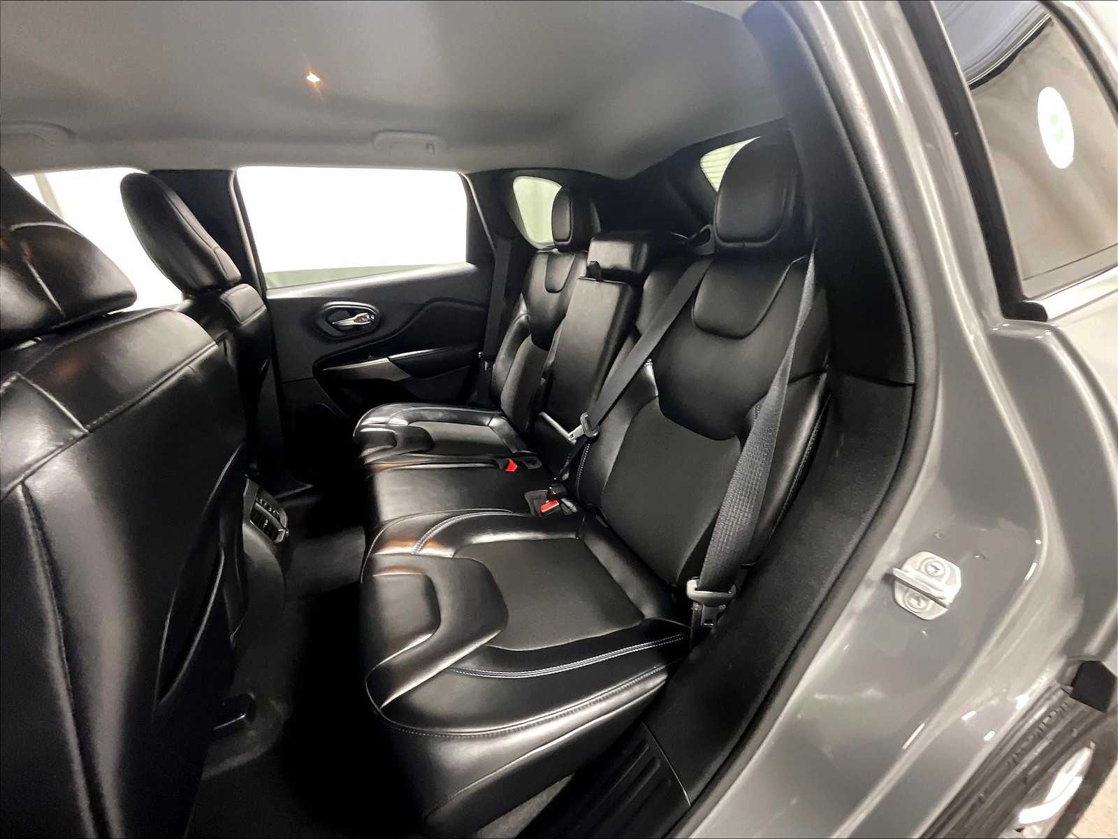 2021 Jeep Cherokee Latitude photo 15