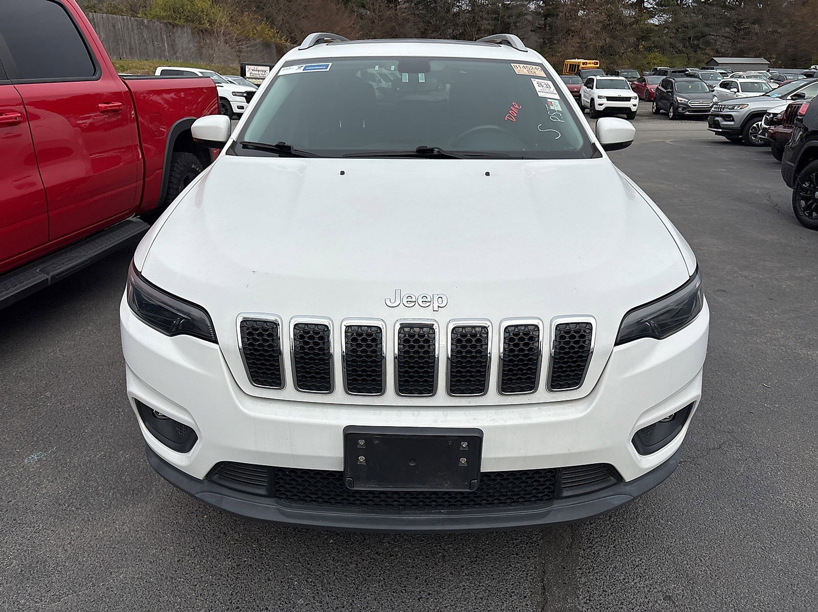 2019 Jeep Cherokee Latitude photo 2