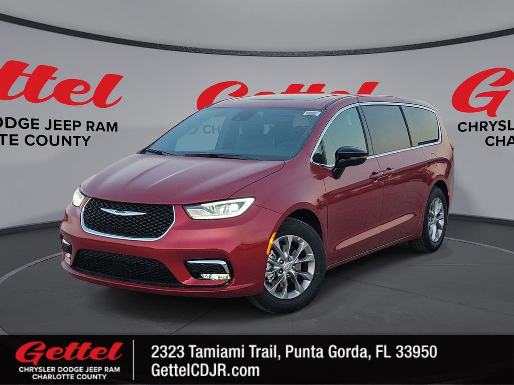 2026 Chrysler Pacifica Limited's photo