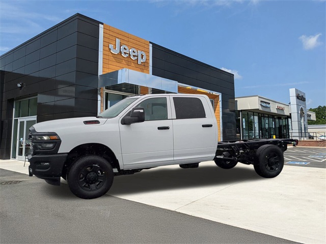 2026 Ram 3500 Tradesman photo 4