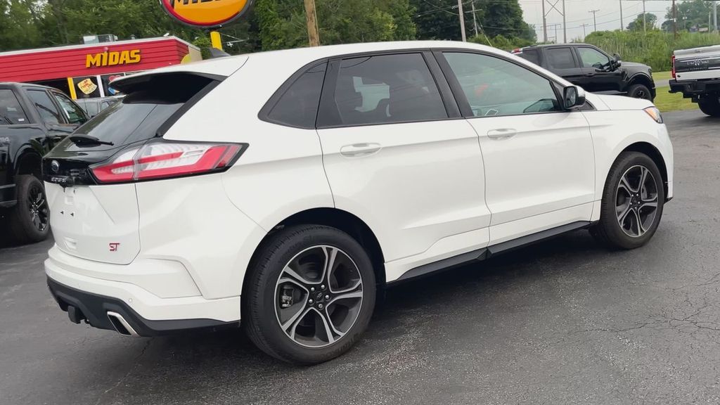 2021 Ford Edge ST photo 3