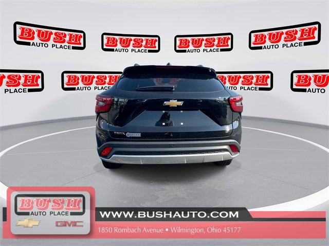 2025 Chevrolet Trax LT photo 9