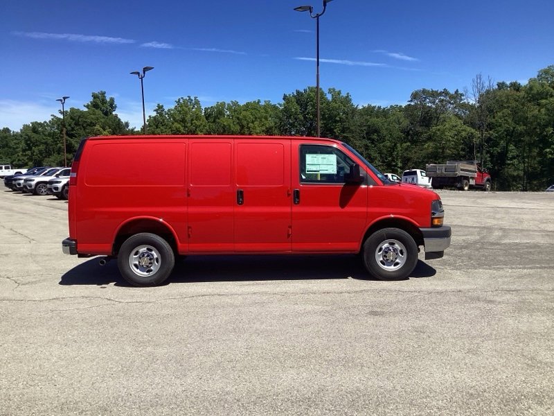 2025 Chevrolet Express 2500 Work Van photo 7