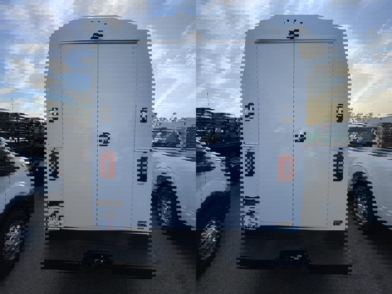 2024 Ford Transit Cutaway photo 2