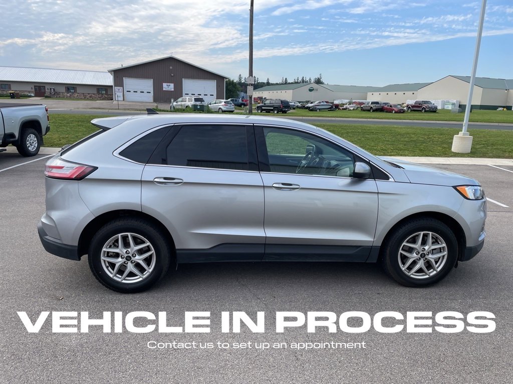 2024 Ford Edge SEL photo 2
