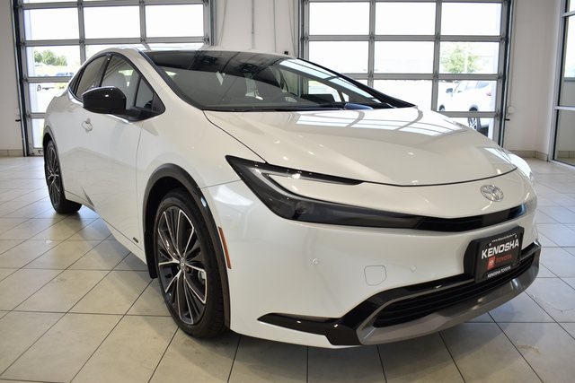 2026 Toyota Prius XLE's photo